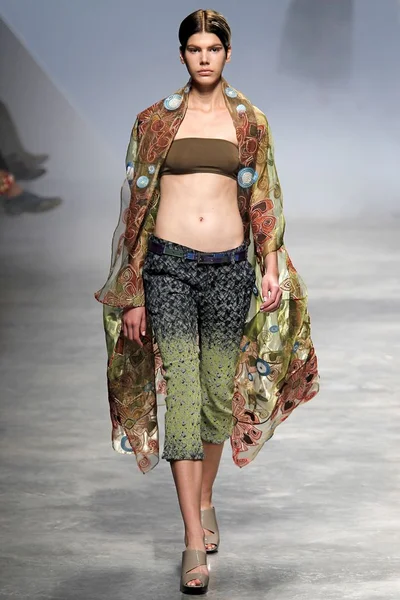 Look 28